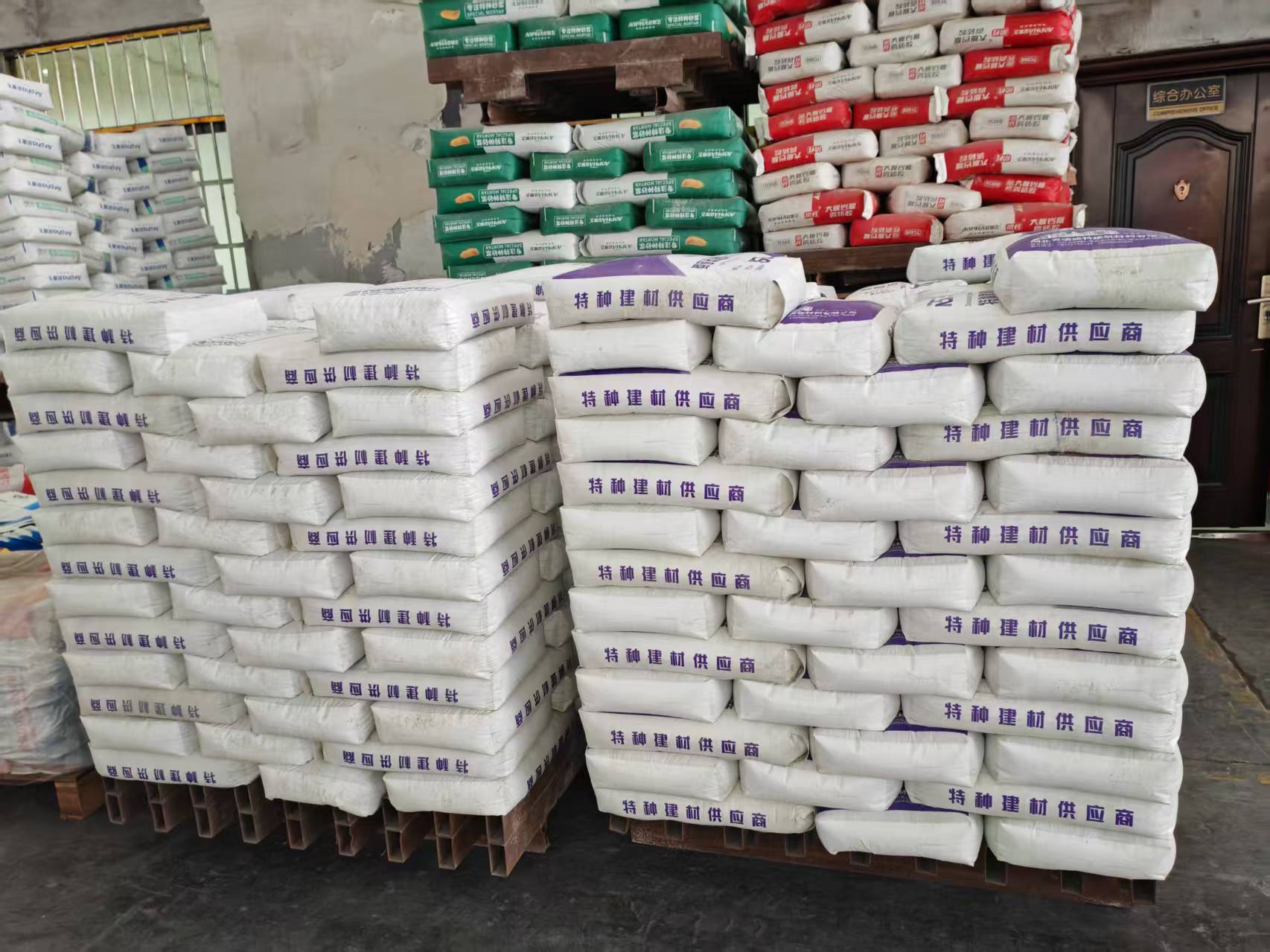 龙泉拱顶带模注浆料